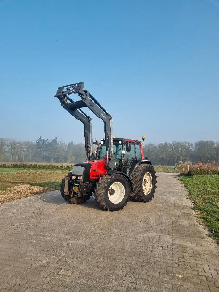 Valtra 6850 hitech bj 2005 met Quicke voorlader bj 2008, Zakelijke goederen, Agrarisch | Tractoren, 7500 tot 10000, Overige merken