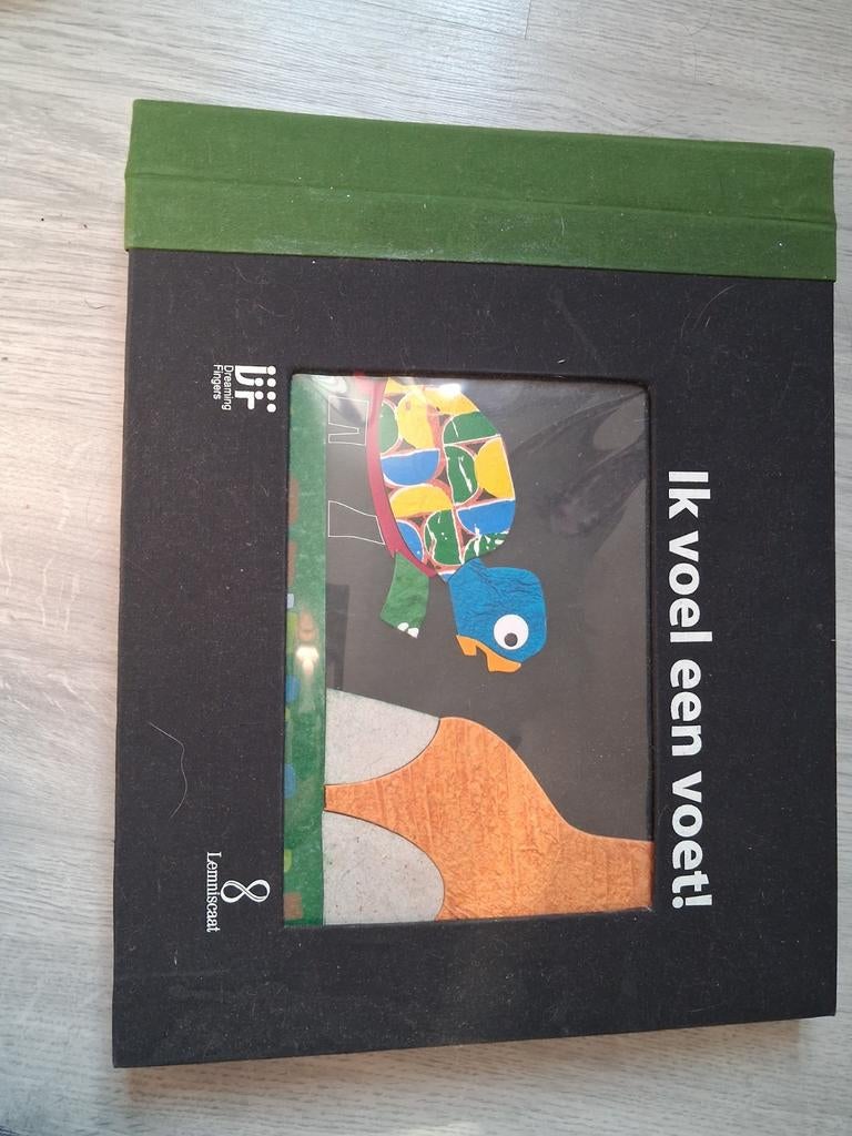 Ik voel een voet! Braille boek, Ophalen, Gelezen, Uitklap-, Voel- of Ontdekboek, 2 tot 3 jaar