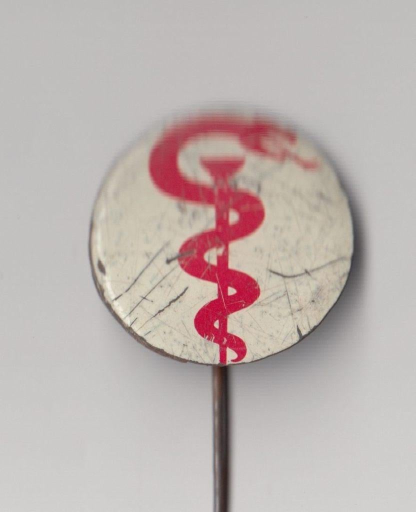 Esculaap Medicijnen Dokter Arts speldje, Gebruikt, Niet vindbaar, Niet vindbaar, Speldje of Pin