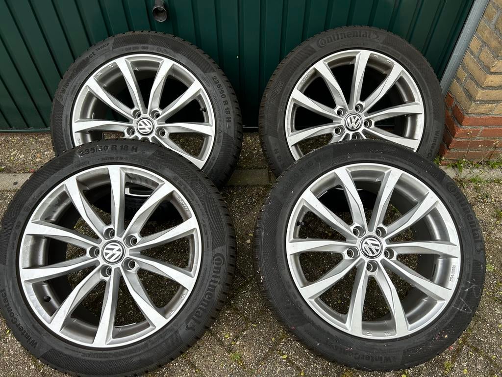 Winterbanden 18” 235/50R18 Continental inclusief velgen, Auto-onderdelen, Banden en Velgen, Ophalen, 18 inch, Banden en Velgen