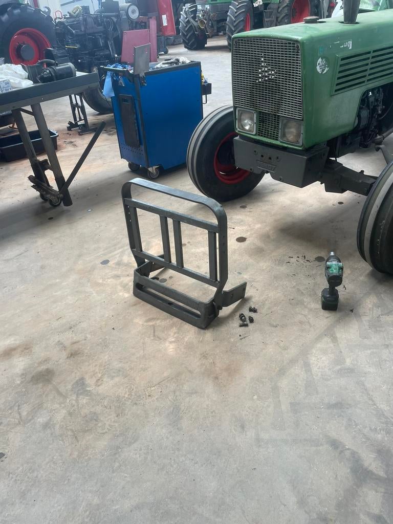 Frontbumper fendt 100 serie, Ophalen