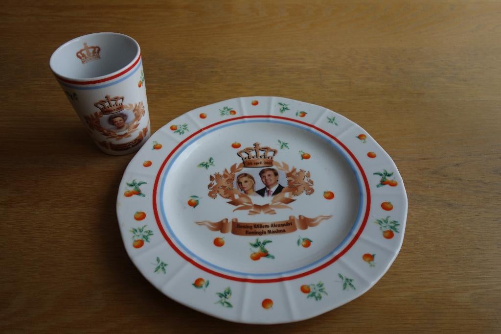 Bord beker koning Willem Alexander enz., Ophalen of Verzenden, Zo goed als nieuw, Nederland, Servies