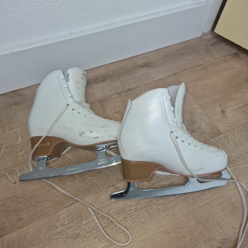 Edea Motivo 230 kunstschaatsen met Balance 8 2/3 ijzers, Sport en Fitness, Ophalen of Verzenden, Gebruikt, Kunstschaatsen, Overige merken