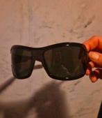 Stijlvolle Gucci Zonnebril met Originele Hoesje, Overige merken, Zonnebril, Zwart, Ophalen of Verzenden