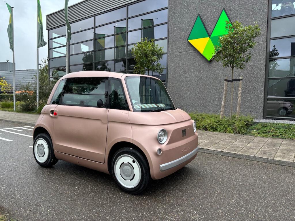 Fiat Topolino Custom Opaco Spark Rose Metallic, NIEUW!