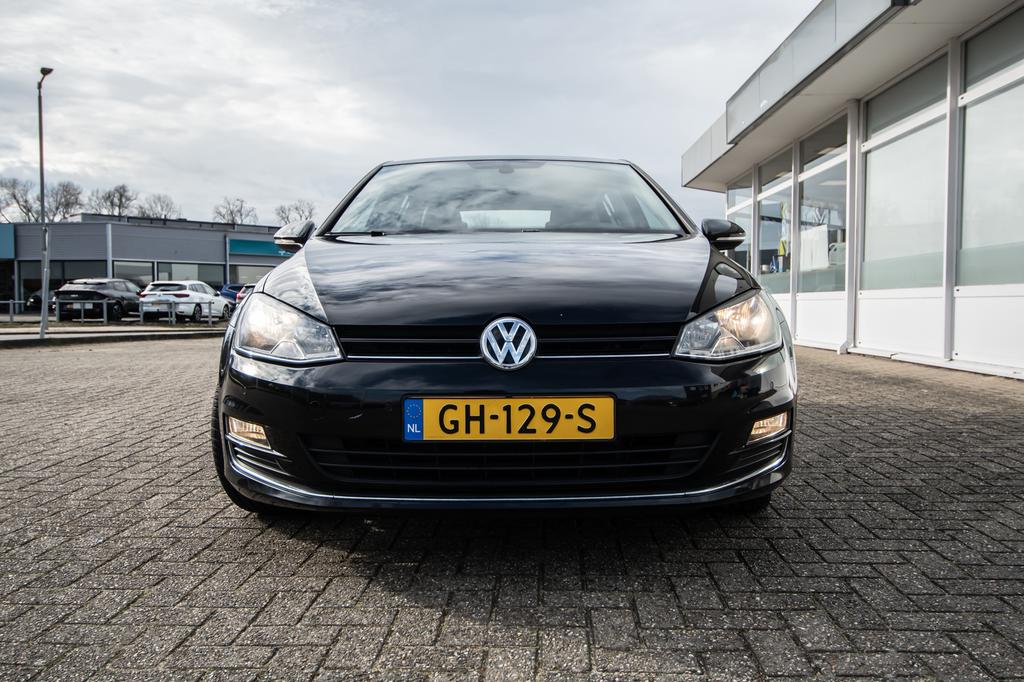 Volkswagen Golf 7 1.2 TSI 77KW 5D 2015 Zwart, Auto's, Voorwielaandrijving, 4 cilinders, Zwart, Origineel Nederlands