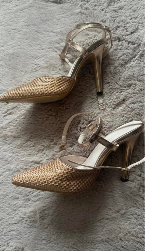 Gouden High Heels Maat 37, Kleding | Dames, Schoenen, Verzenden, Zo goed als nieuw, Overige kleuren, Schoenen met hoge hakken