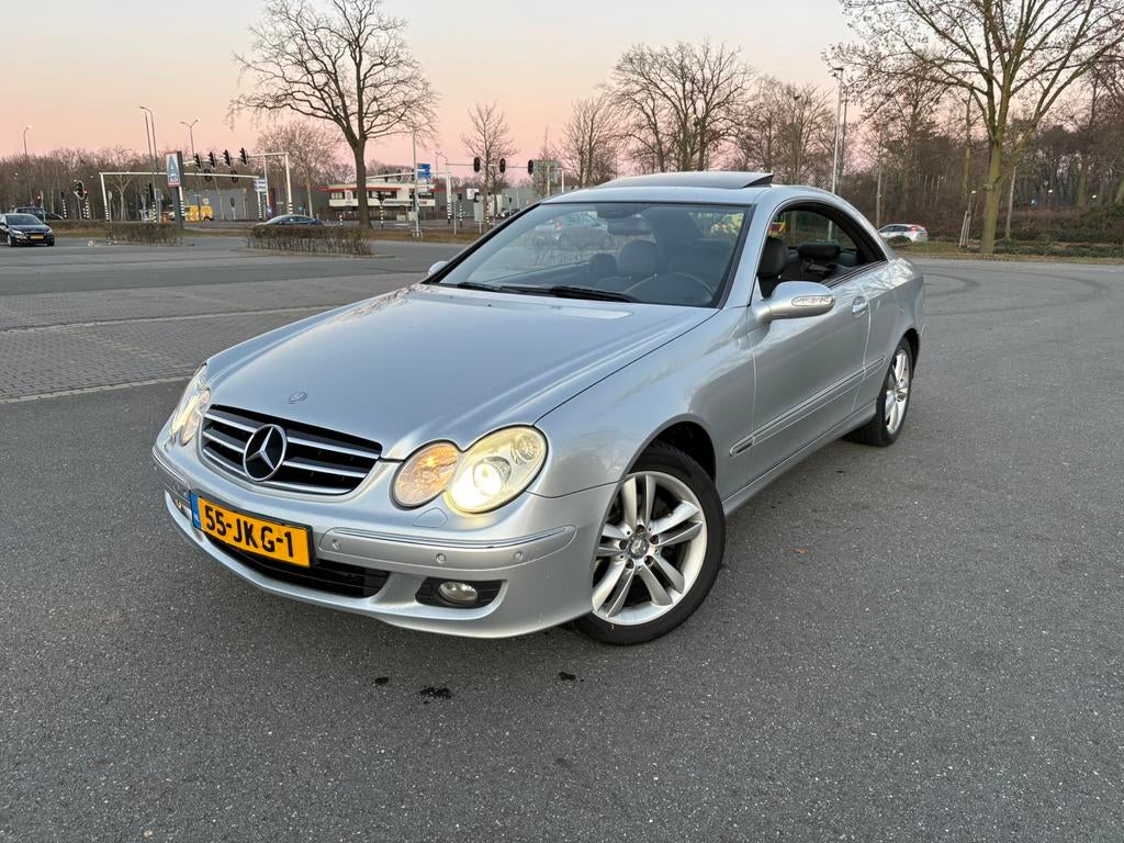 Mercedes-Benz CLK 3.0 Clk280 Coupe AUT 2008 Grijs, Auto's, Mercedes-Benz, Automaat, Achterwielaandrijving, 4 stoelen, 2996 cc