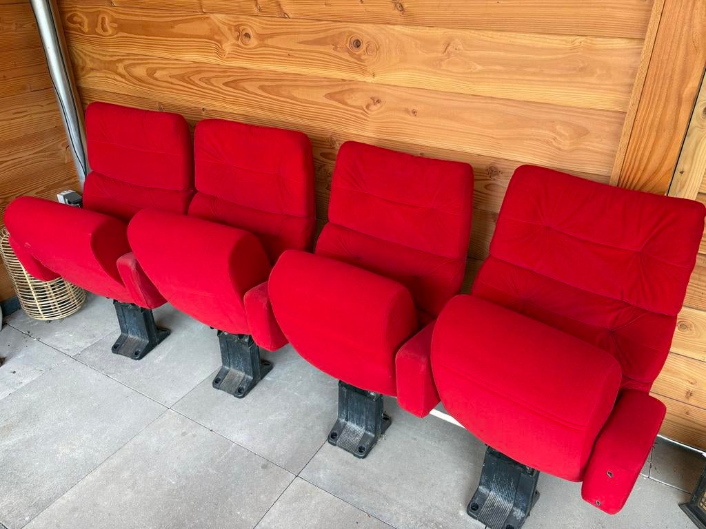 Authentieke Bioscoopstoelen Euro Cinema Eindhoven, Ophalen, Gebruikt, Vier, Stof
