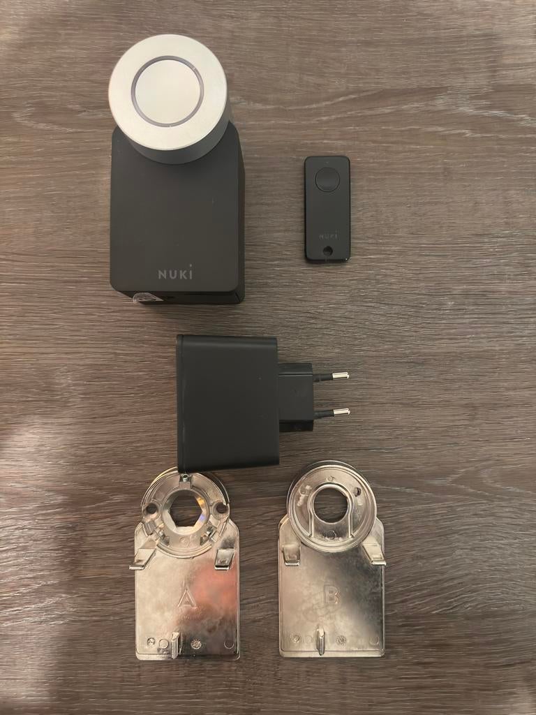 Nuki Smart Lock 2.0 Complete Set, Ophalen of Verzenden, Gebruikt, Overige materialen, Slot