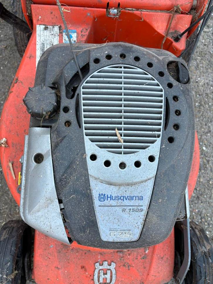 Oude Husqvarna grasmaaier, Tuin en Terras, Grasmaaiers, Gebruikt, Benzine-grasmaaier, 40 t/m 49 cm, Cirkelmaaier, Opvangzak, Ophalen of Verzenden