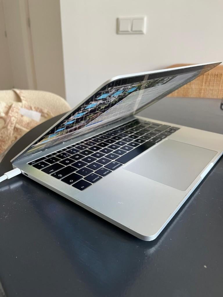 MacBook Pro 13 inch 2016 – 256GB – werkt, scherm issue, Computers en Software, Apple Macbooks, MacBook Pro, Gebruikt, 256 GB, 2 tot 3 Ghz