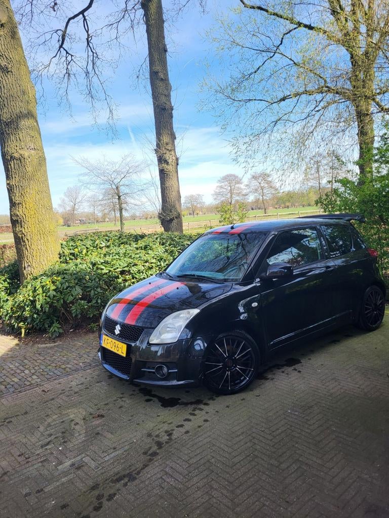 Suzuki Swift 1.6 3D Sport 2007 Zwart, Voorwielaandrijving, 1005 kg, 40 €/maand, Zwart