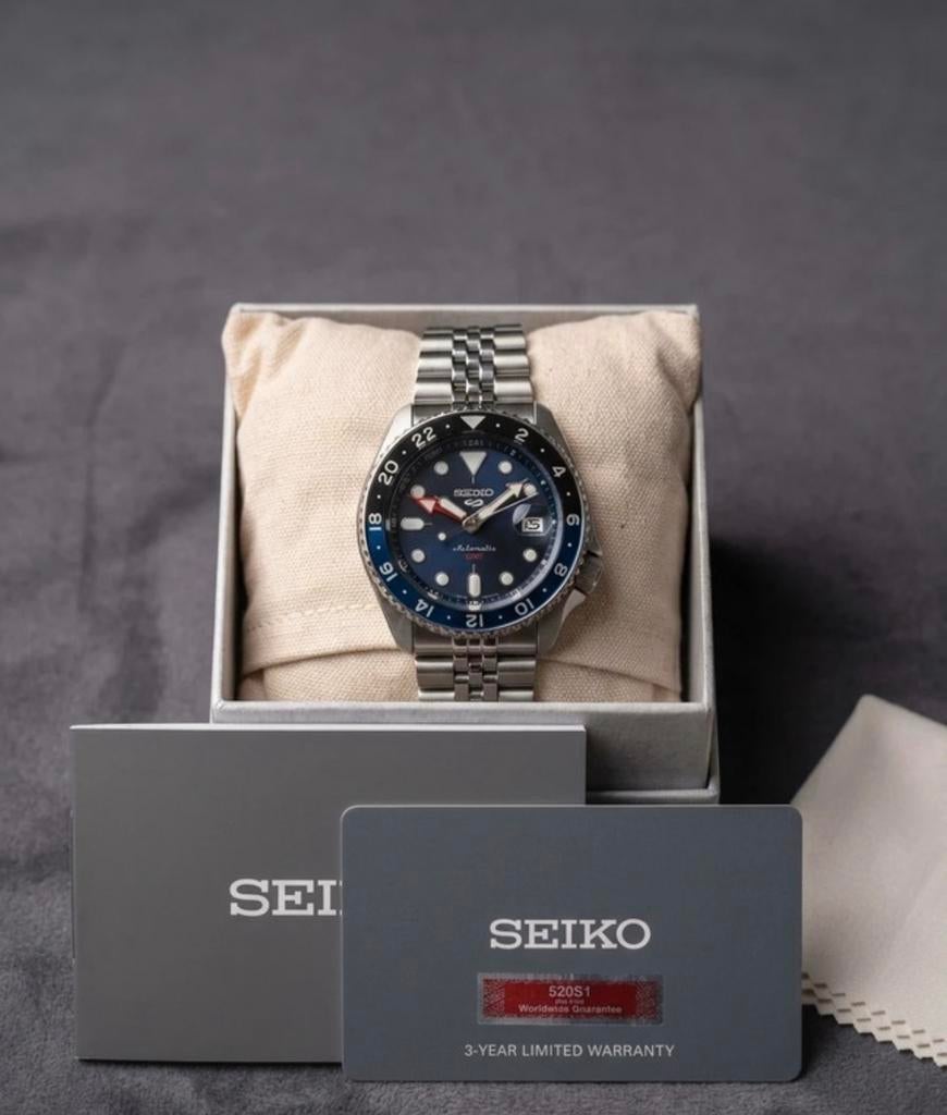Seiko 5 Sports GMT, Sieraden, Tassen en Uiterlijk, Horloges | Heren, Zakhorloge, Staal, Ophalen of Verzenden, Zo goed als nieuw