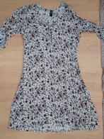 Jurk van Shoeby, Kleding | Dames, Jurken, Ophalen of Verzenden, Zo goed als nieuw, Paars, Onder de knie