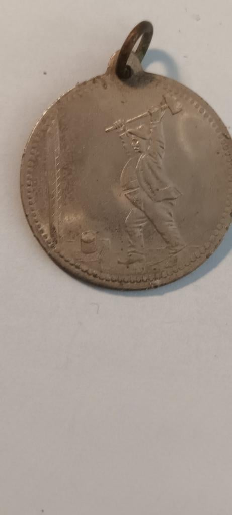 Oude Medaille: Arbeider met Hamer - Historisch Stuk, Ophalen of Verzenden
