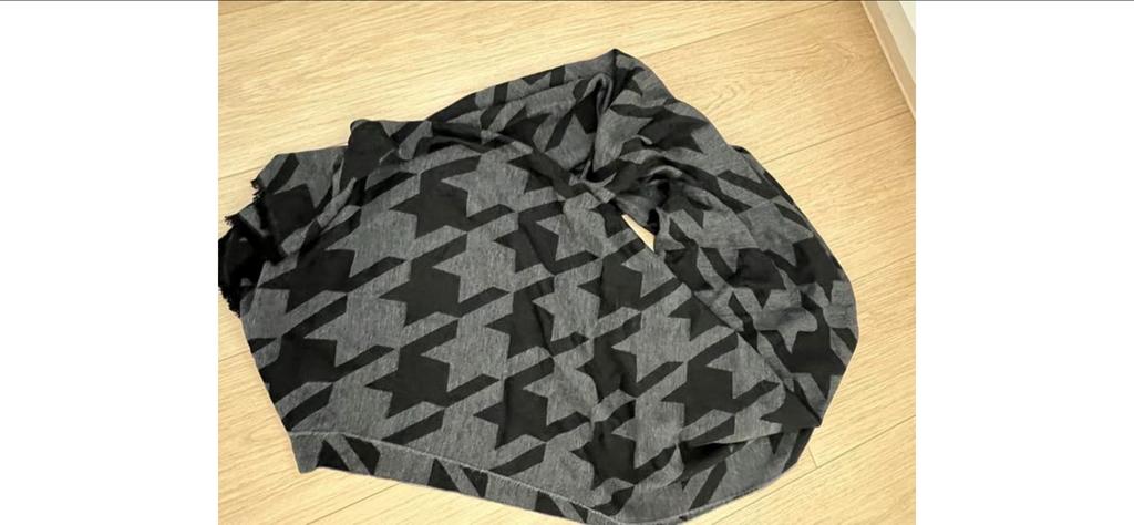 Sjaal met pied-de-poule patroon, Kleding | Dames, Mutsen, Sjaals en Handschoenen, Ophalen of Verzenden, Zo goed als nieuw, Sjaal