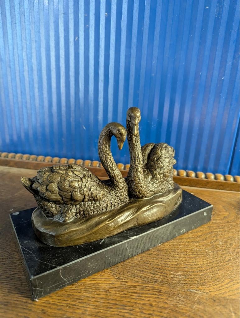 Bronzen zwanenbeeld op marmeren sokkel, Antiek en Kunst, Minder dan 20 cm, Ophalen of Verzenden, Brons, Op sokkel