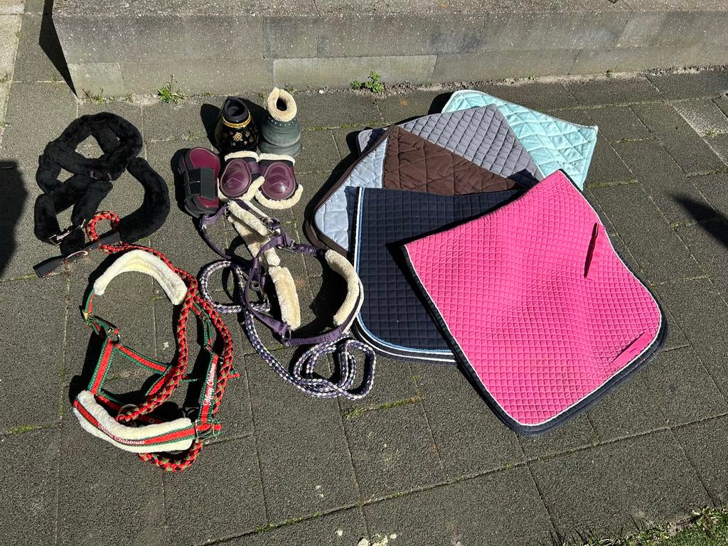 Eskadron, hkm en meer! Dekjes, halsters etc., Dieren en Toebehoren, Paarden en Pony's | Overige Paardenspullen, Ophalen of Verzenden
