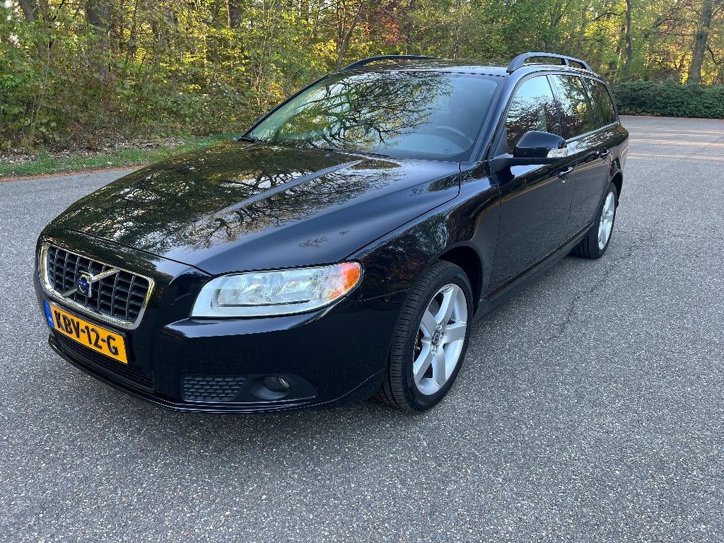 Volvo V70 2.5T 200PK Automaat Navi Leder PDC Clima Cruise, Auto's, 1800 kg, Zwart, 1574 kg, Euro 4