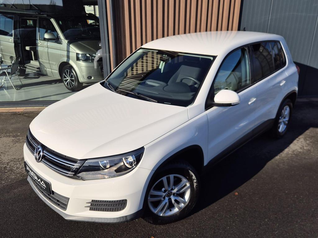Volkswagen Tiguan 1.4 TSI Easyline 122pk | Navi | Trekhaak |, Voorwielaandrijving, Euro 5, Gebruikt, Zwart