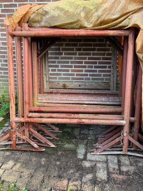 Verstelbare steigerbokken, Doe-het-zelf en Verbouw, Steigers, Ophalen, Gebruikt, Overige typen, Minder dan 2 meter