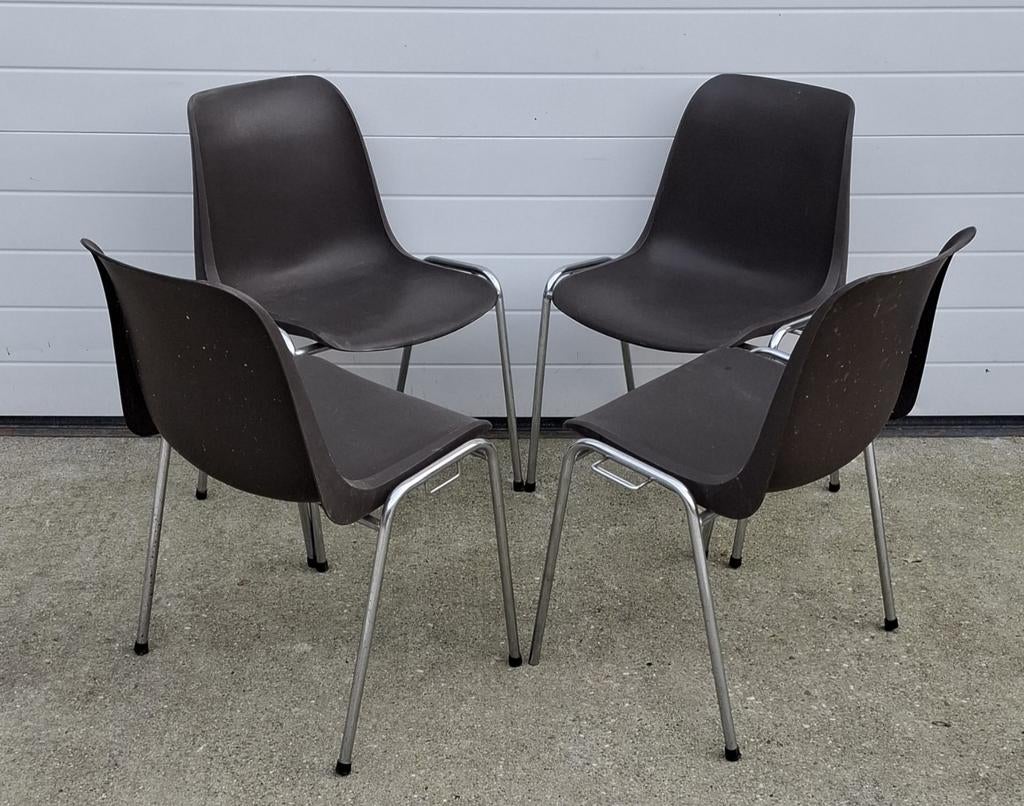 30 x Kunststof kuipstoelen bruin kantine horeca stoelen cafe, Ophalen of Verzenden, Zo goed als nieuw, Kunststof, Vijf, Zes of meer stoelen