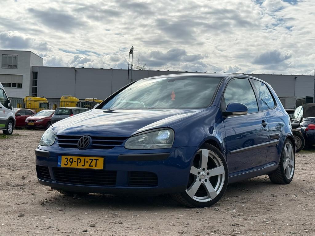 Volkswagen Golf 1.6 FSI Comfortline/ VELGEN / NAVI, Voorwielaandrijving, 15 km/l, Gebruikt, Blauw