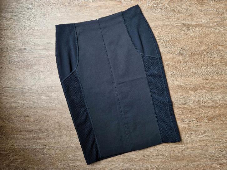 Zwarte rok van Marc Cain (Marccain) NIEUW Maat 38, Kleding | Dames, Rokken, Nieuw, Maat 38/40 (M), Zwart, Ophalen of Verzenden