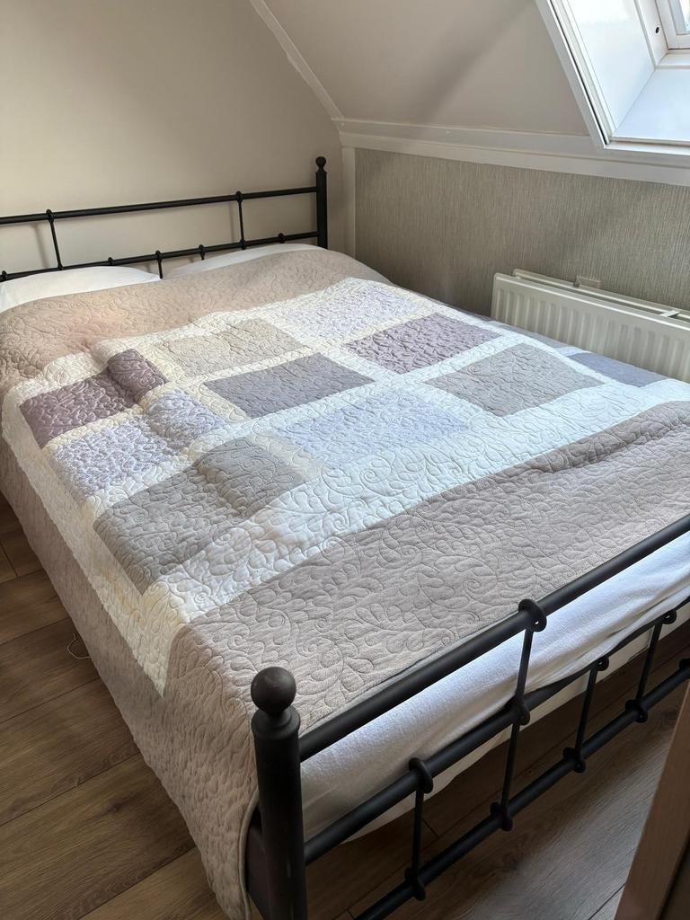 Tweepersoonsbed met metalen frame, Ophalen, Gebruikt, Zwart, Tweepersoons