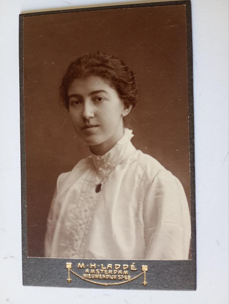 CDV Amsterdam Vrouw, Verzamelen, Gebruikt, Foto, Ophalen of Verzenden, Voor 1940
