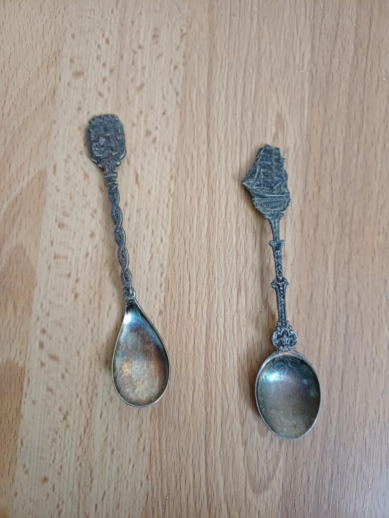 Oude theelepeltjes met schip en leeuw, Antiek en Kunst, Antiek | Bestek, Ophalen of Verzenden