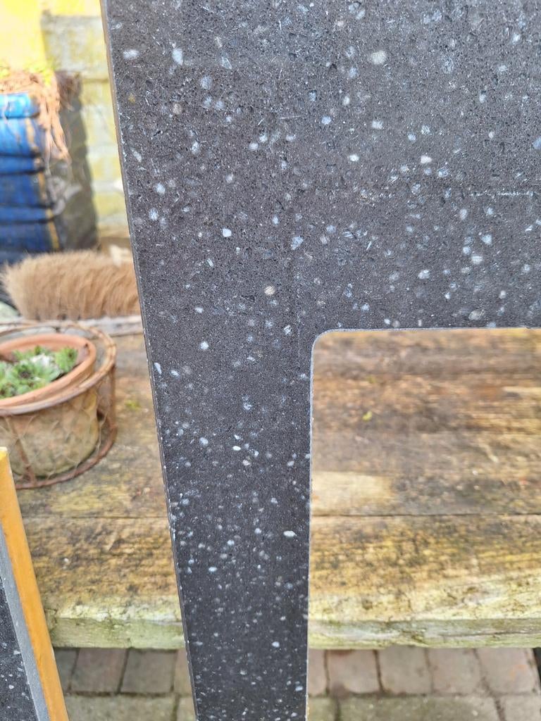 Graniet stukken aanrechtblad, Tuin en Terras, Bloembakken en Plantenbakken, Ophalen, Rond, Metaal, Minder dan 30 cm