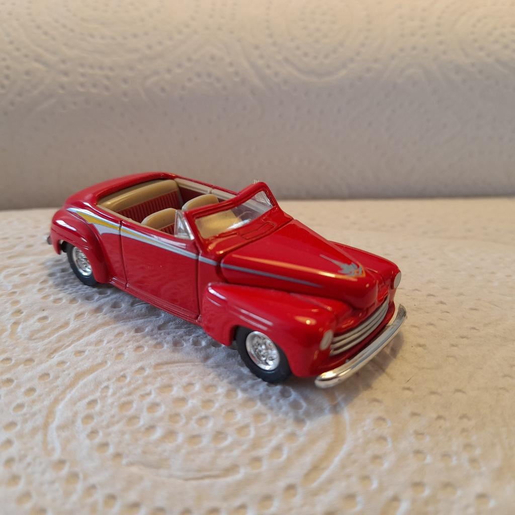 100% Hotwheels 1946 Ford. Custom 1/64. MINT., Ophalen of Verzenden, Nieuw, Auto