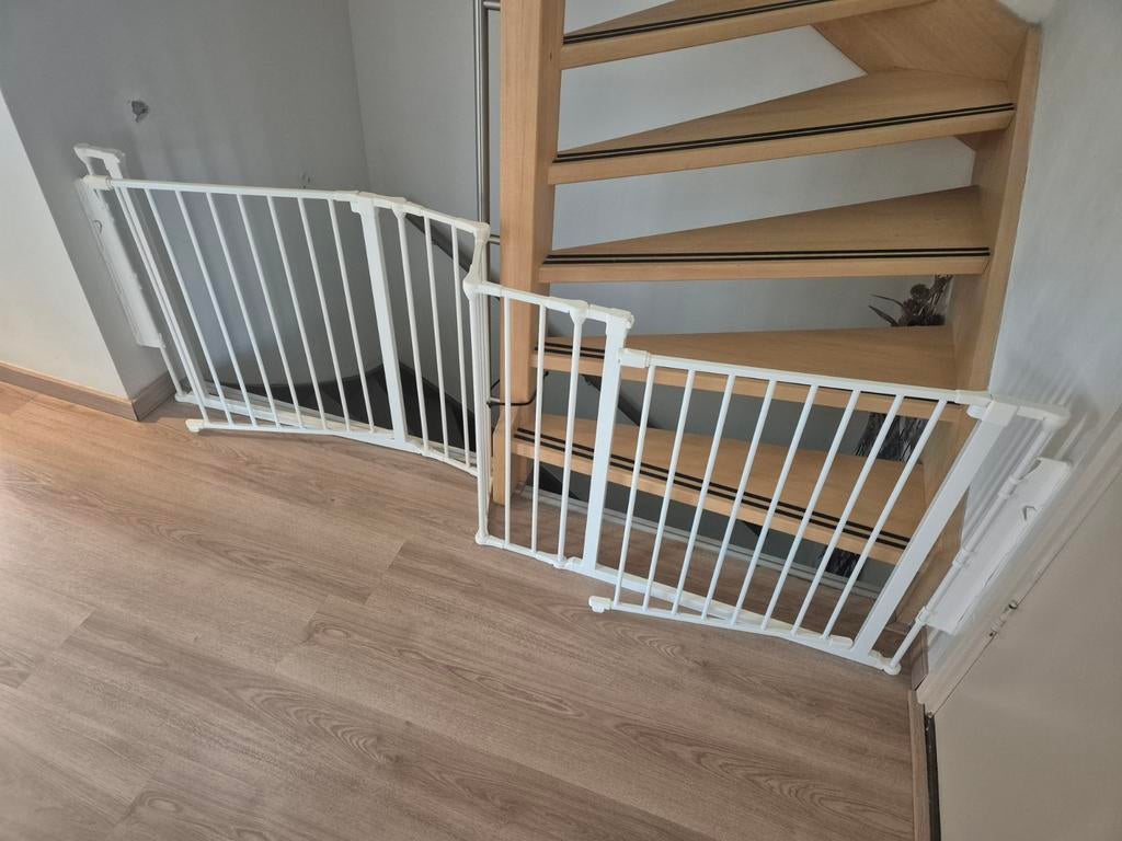Dubbel traphekje Baby Dan, flexibele stukken, max 220cm, Kinderen en Baby's, Traphekjes, Ophalen, 115 cm of meer, Oprolhekje