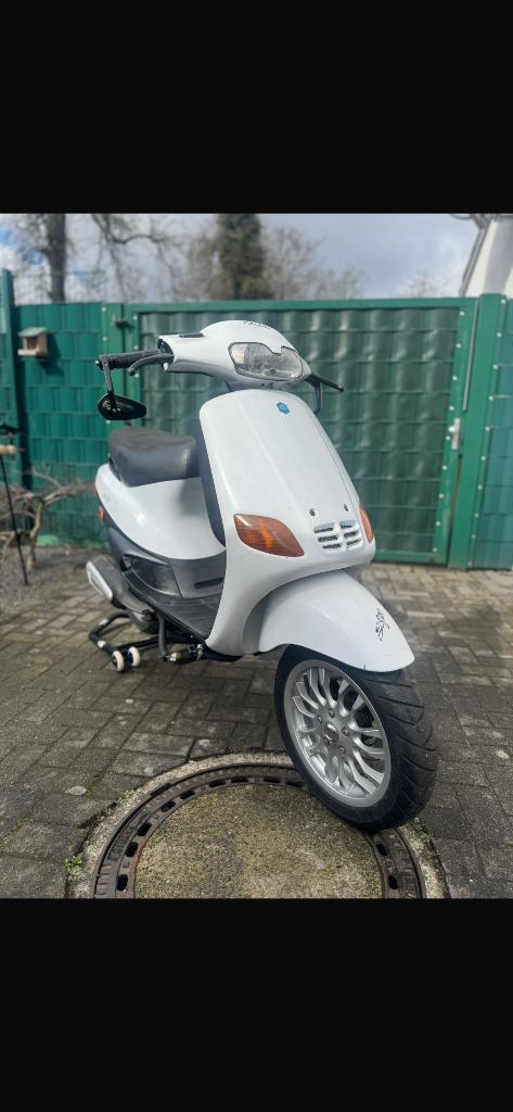 Zip type 3 150cc Duits, Fietsen en Brommers, Scooters | Piaggio, Zo goed als nieuw, Zip, Maximaal 25 km/u, Benzine, Ophalen