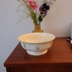 Schaal met bloemetjes plateelbakkerij zuid Holland., Ophalen