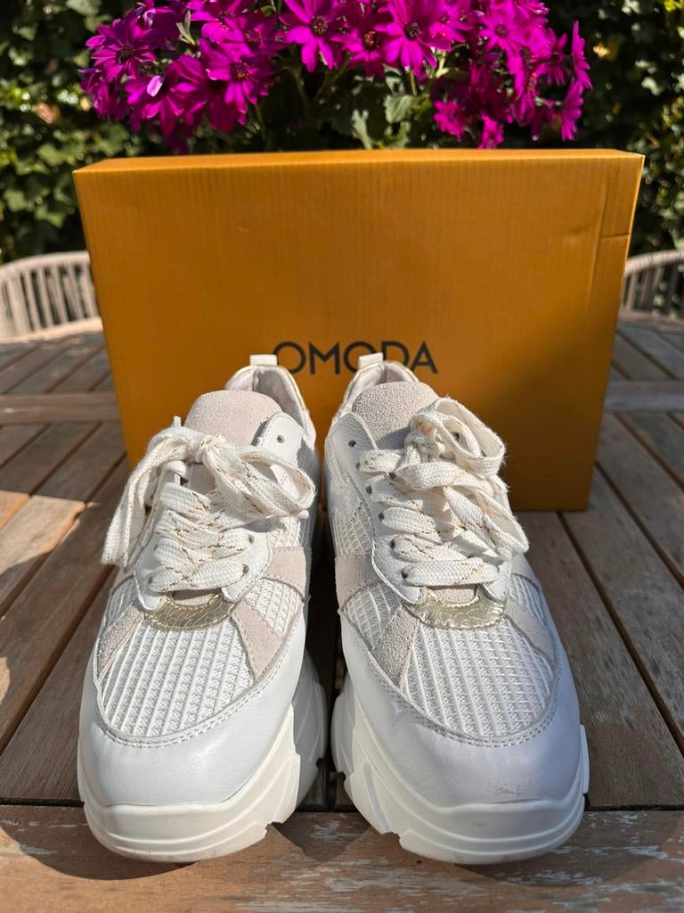 Omoda sneakers wit maat 38 ZGAN!!!, Wit, Ophalen of Verzenden, Sneakers of Gympen, Zo goed als nieuw