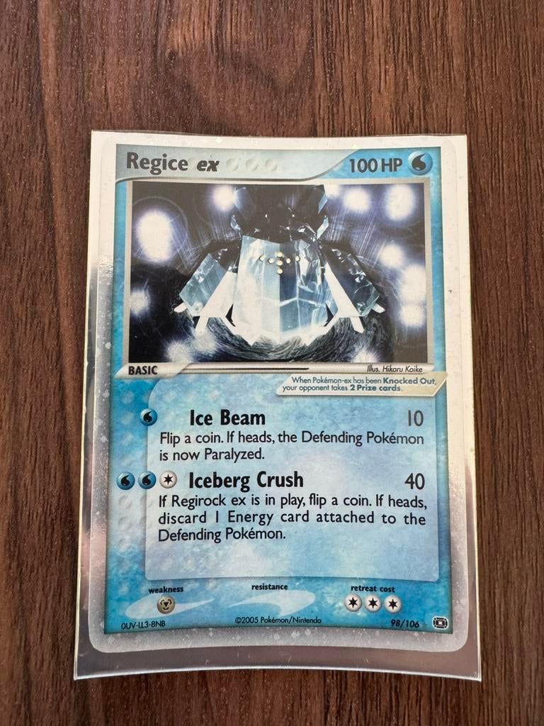 Pokemon Regice ex Holo 98/106 EX Emerald 2005 Ultra Rare, Ophalen of Verzenden, Zo goed als nieuw