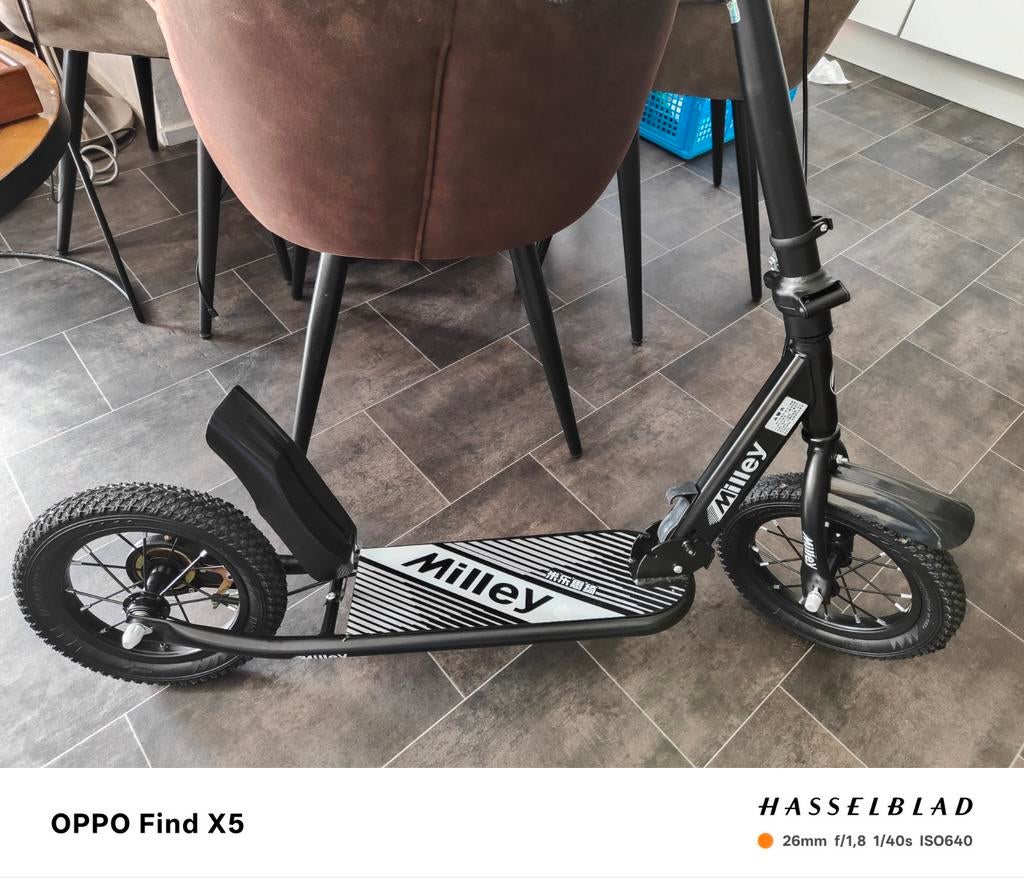 Robuuste stalen scooter rubberenband 12 inch capaciteit150kg, Fietsen en Brommers, Steps, Nieuw, Elektrische step (E-scooter)