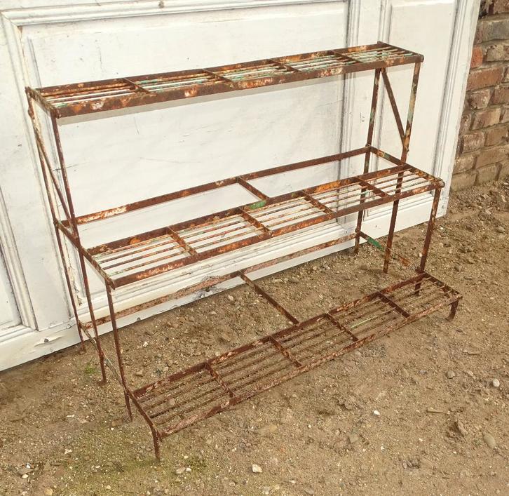 oud geklonken ijzeren plantenrek, Antiek en Kunst, Curiosa en Brocante, Ophalen