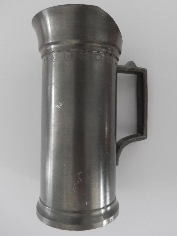 Oude tinnen maatbeker 1 deciliter van engeltjes tin, Antiek en Kunst, Antiek | Tin, Ophalen of Verzenden