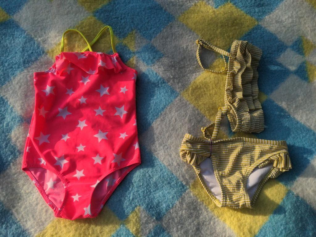 Badpak en bikini 86-92, Kinderen en Baby's, Kinderkleding | Kinder-zwemkleding, Gebruikt, Meisje, Badpak, Ophalen of Verzenden