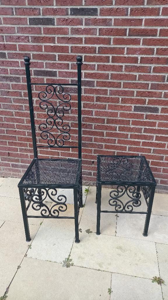Retro Robuust donker groene ijzeren kasteel stoel  en krukje, Ophalen, Twee, Overige kleuren, Zo goed als nieuw