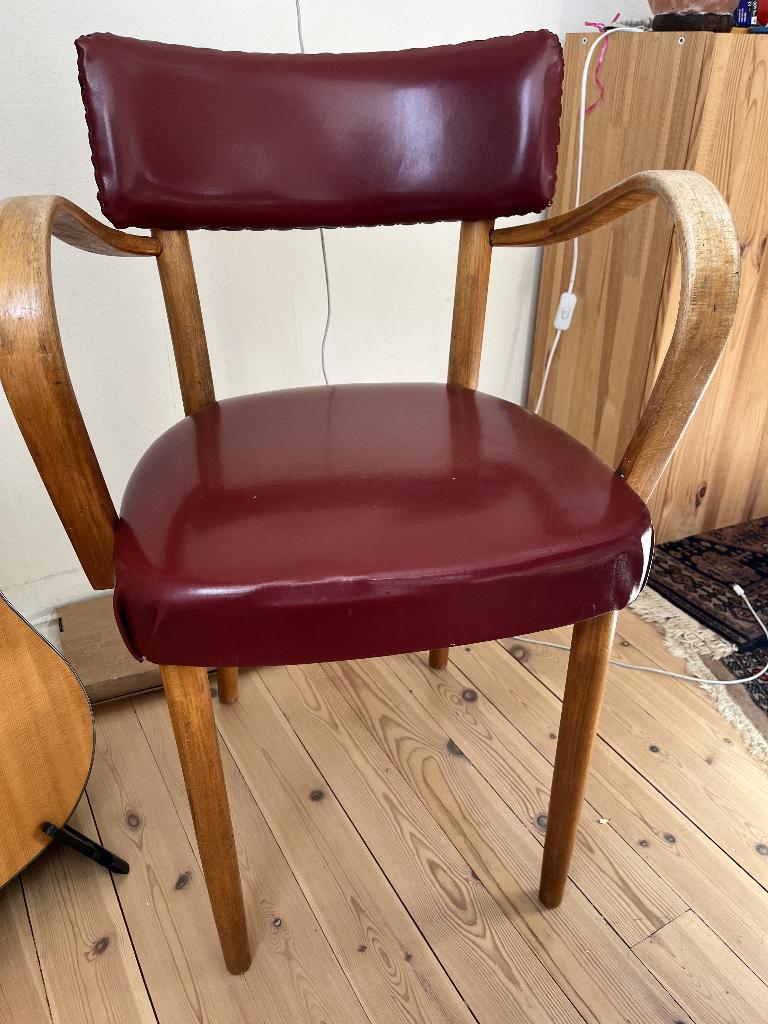 Vintage rode stoel, Huis en Inrichting, Stoelen, Ophalen, Gebruikt, Bruin, Eén