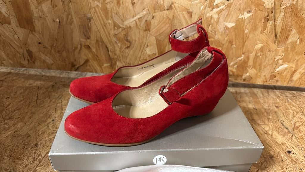 Rode pumps Peter Kaiser maat 5 / 38, Kleding | Dames, Schoenen, Ophalen of Verzenden, Zo goed als nieuw, Rood