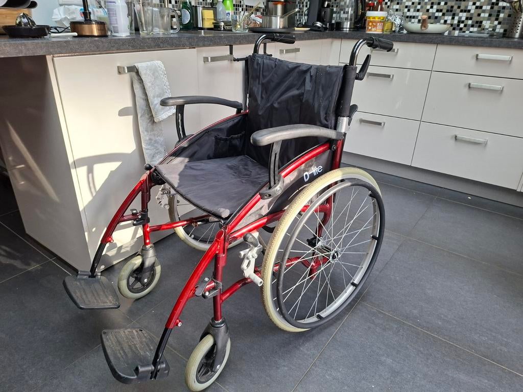 Drive D-lite rolstoel rood, Diversen, Ophalen, Zo goed als nieuw, Duwrolstoel