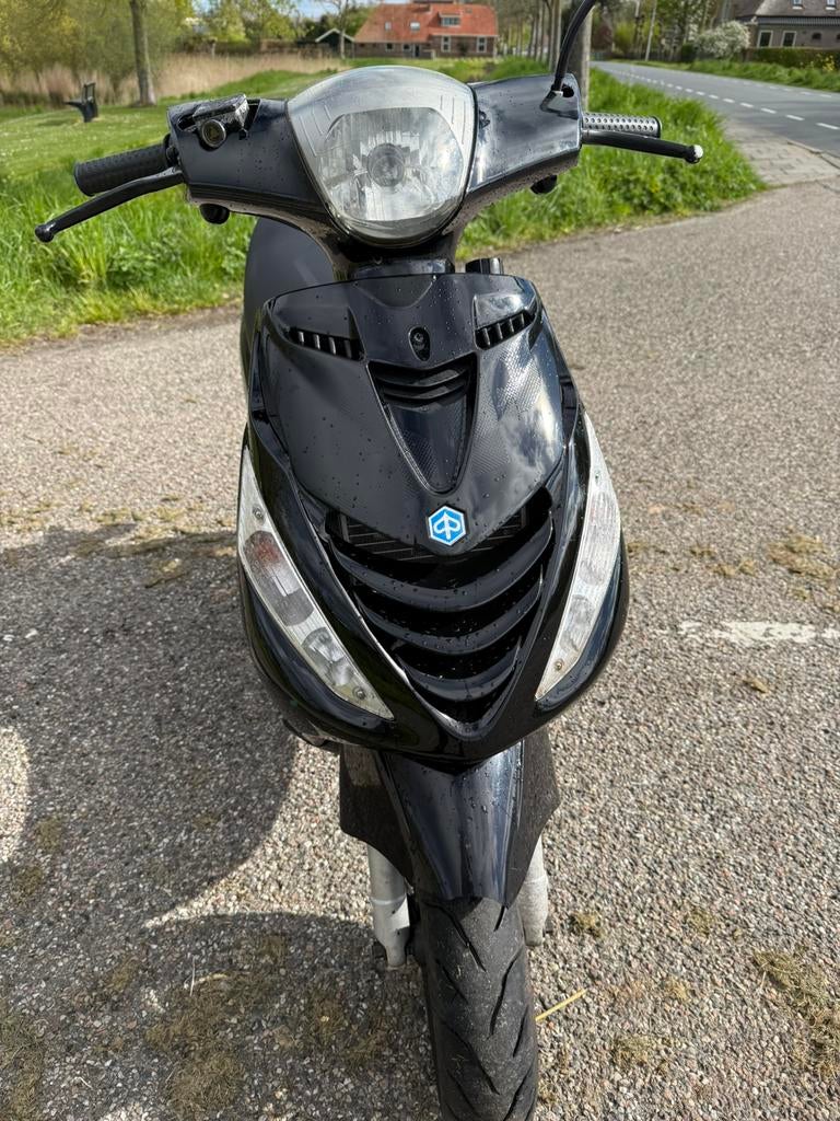 Piaggio zip sp 2000 lc 70cc, Fietsen en Brommers, Scooters | Piaggio, Ophalen of Verzenden, Zo goed als nieuw, Tweetakt, Zip