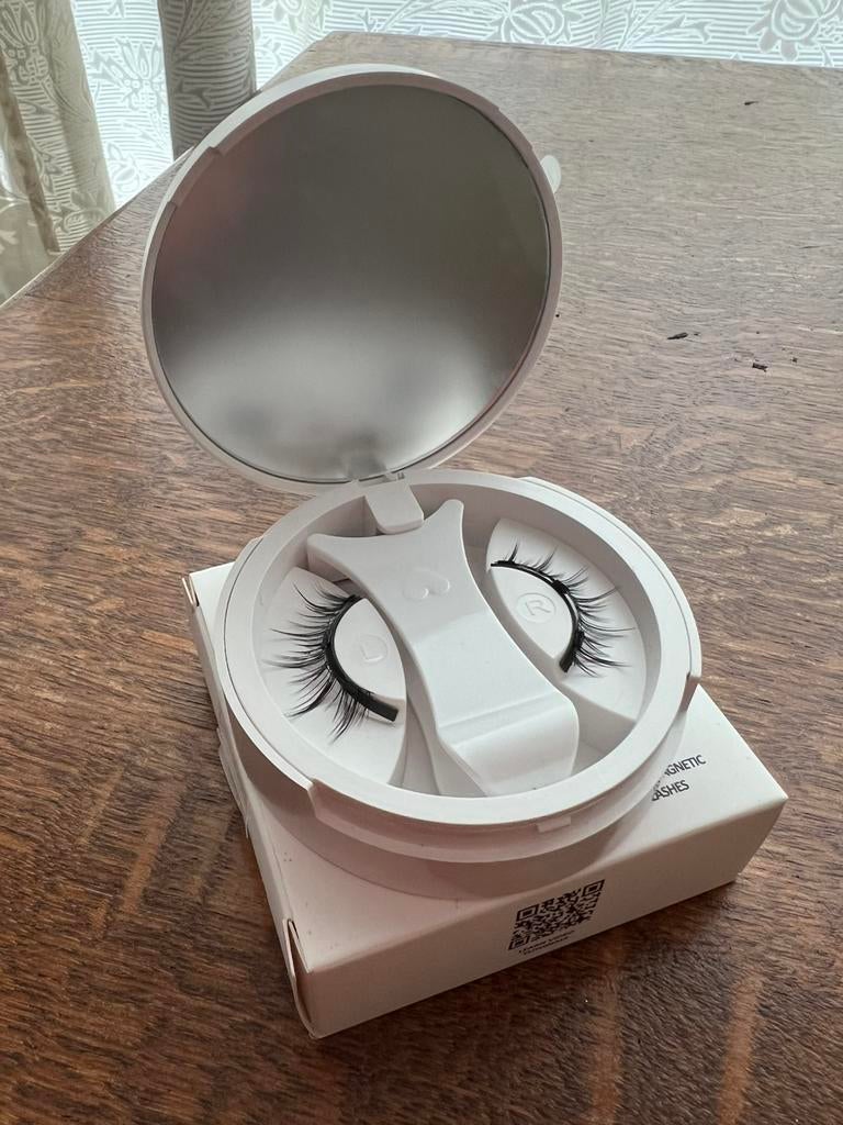 Magnetische wimpers 2 sets - nieuw!, Ophalen of Verzenden, Zo goed als nieuw, Zwart