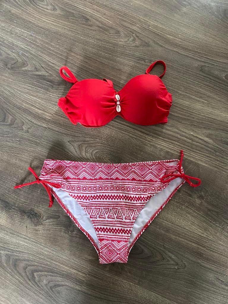 Rode bikini met patroon broekje maat 46, Kleding | Dames, Badmode en Zwemkleding, Ophalen of Verzenden, Nieuw, Rood, Bikini